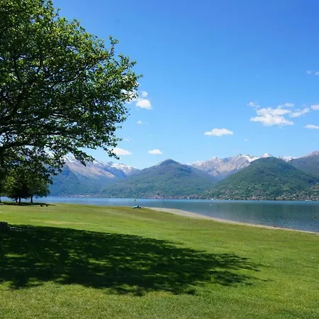 Como Lake Holiday
